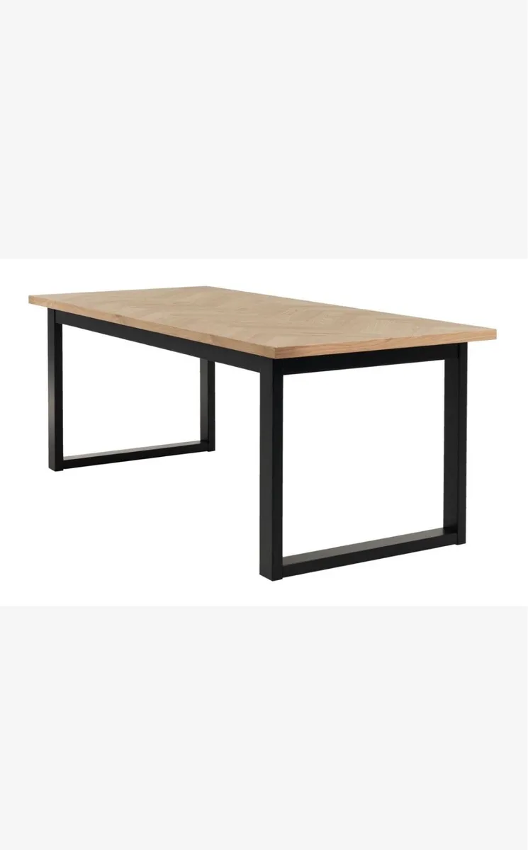 Dining table - Image 1