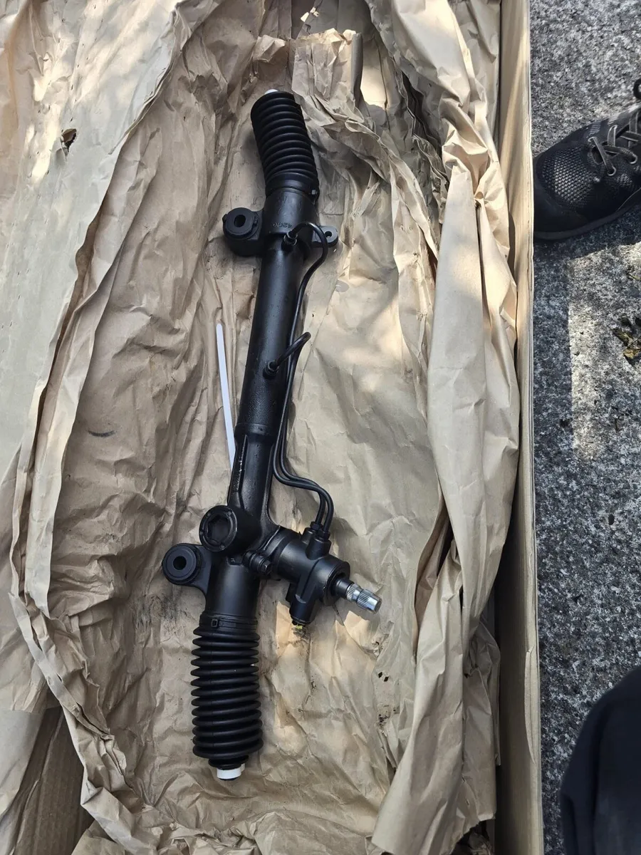 Toyota RAV-4 MK2 Power steering rack 03>05 - Image 2