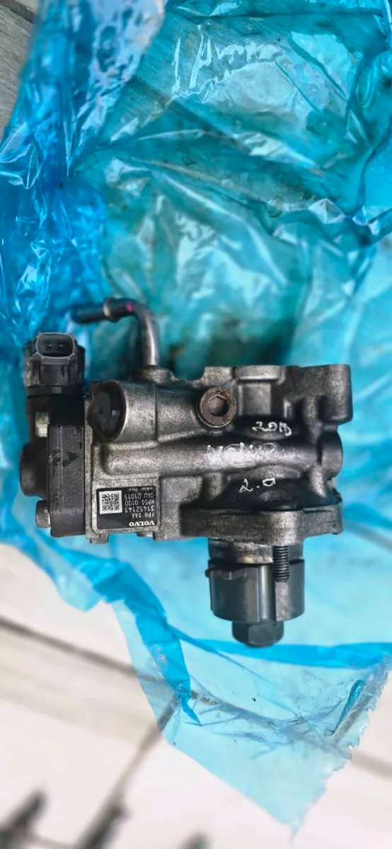 VOLVO 2.0D injections and pressure pump 2019 190bh - Image 2