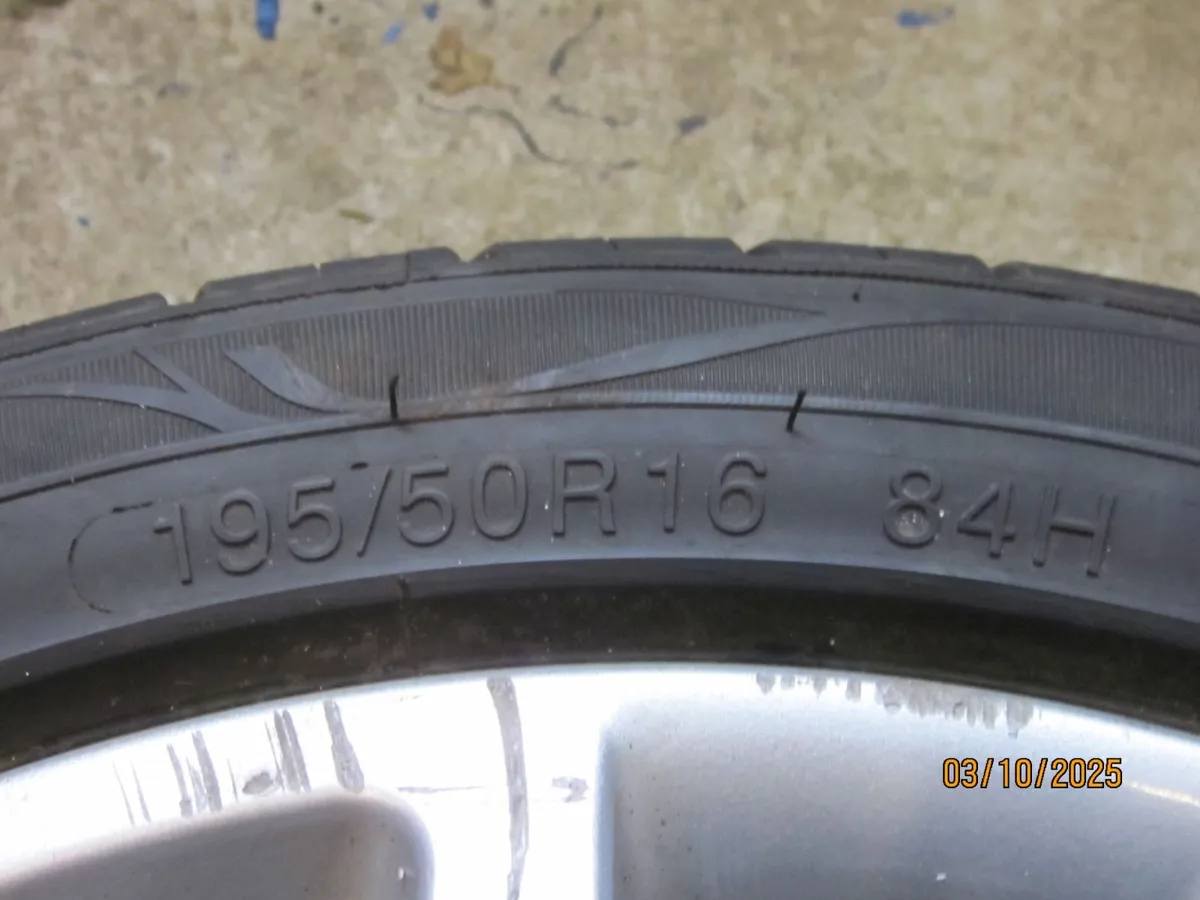 Renault wheel - Image 3