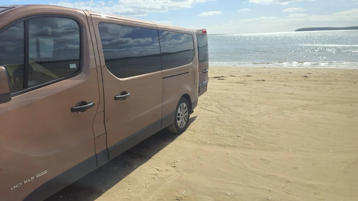 Renault Trafic Camper,  Taxed & CVRT 2027 - Image 2