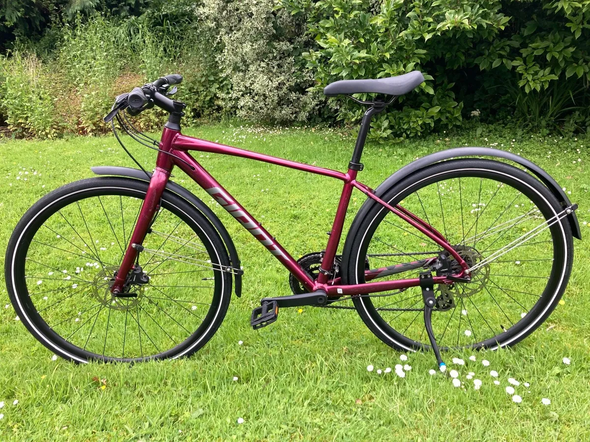 Giant Escape Bicycle - Image 1
