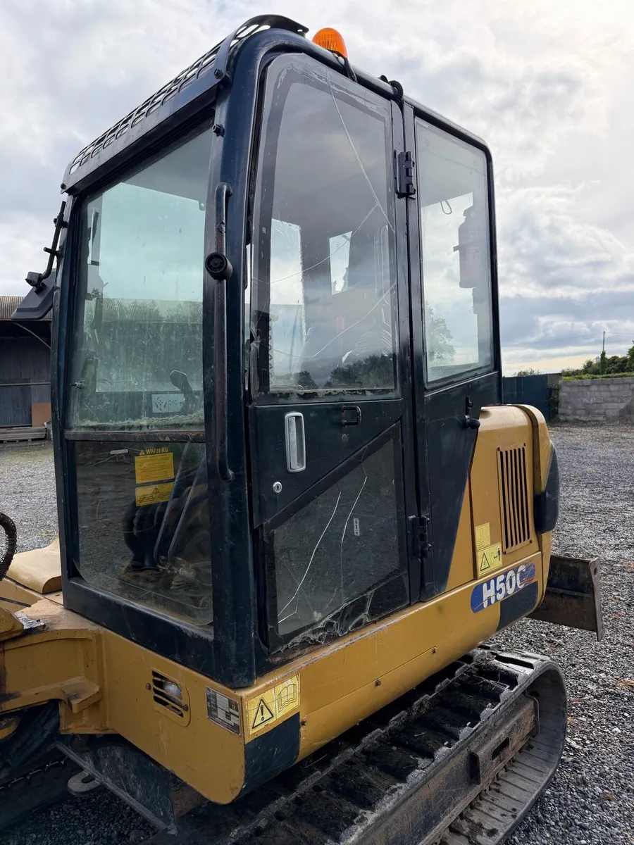 Mini Digger 5.5ton - Image 3