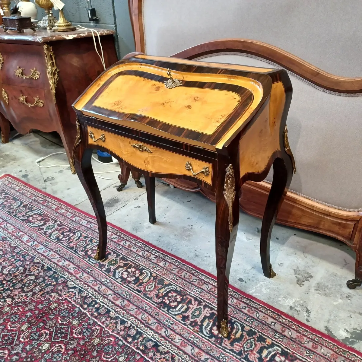 Antique Louis XV inlay bombe desk - Image 4