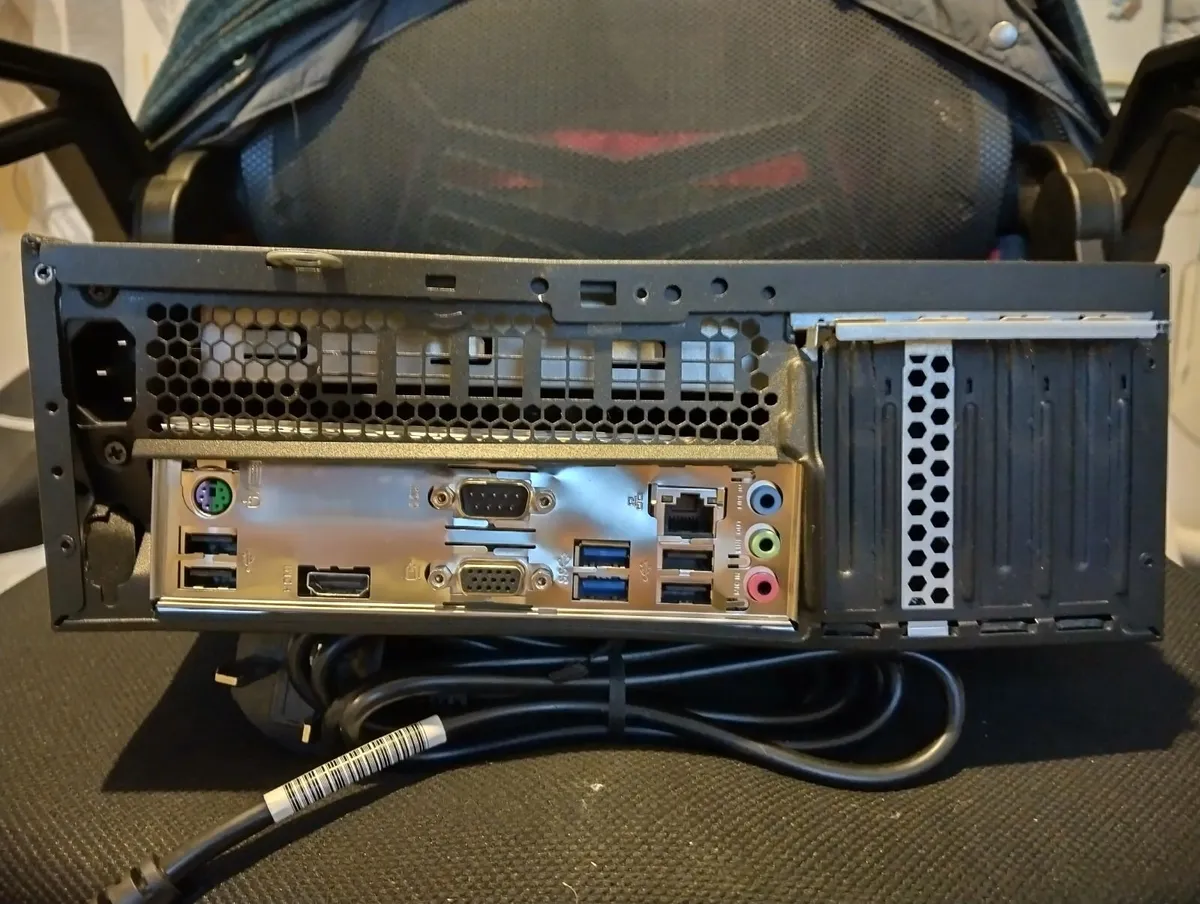 2 Damaged PC's for parts or repair - Image 2