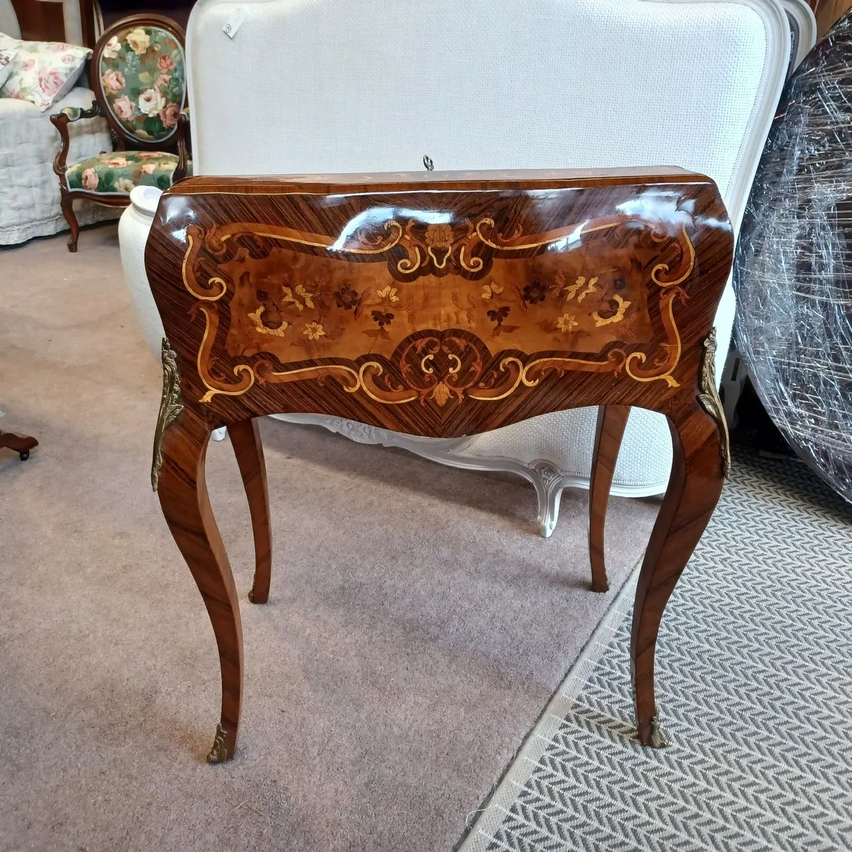 Antique Louis XV inlay bombe desk - Image 2