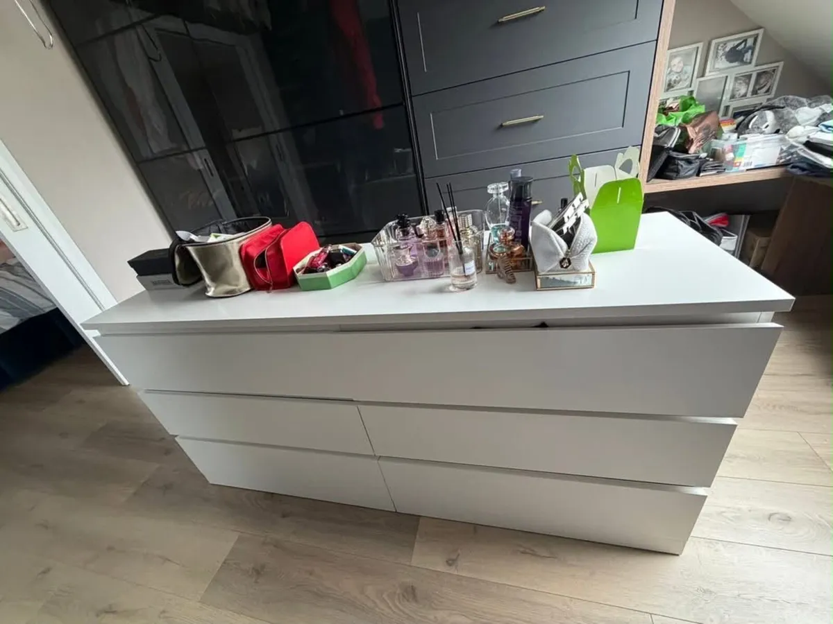 Malm chest of drawers: €100 - Image 1