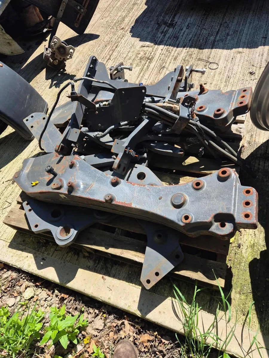 Loader brackets to fit Massey 5600 and 5700series - Image 1