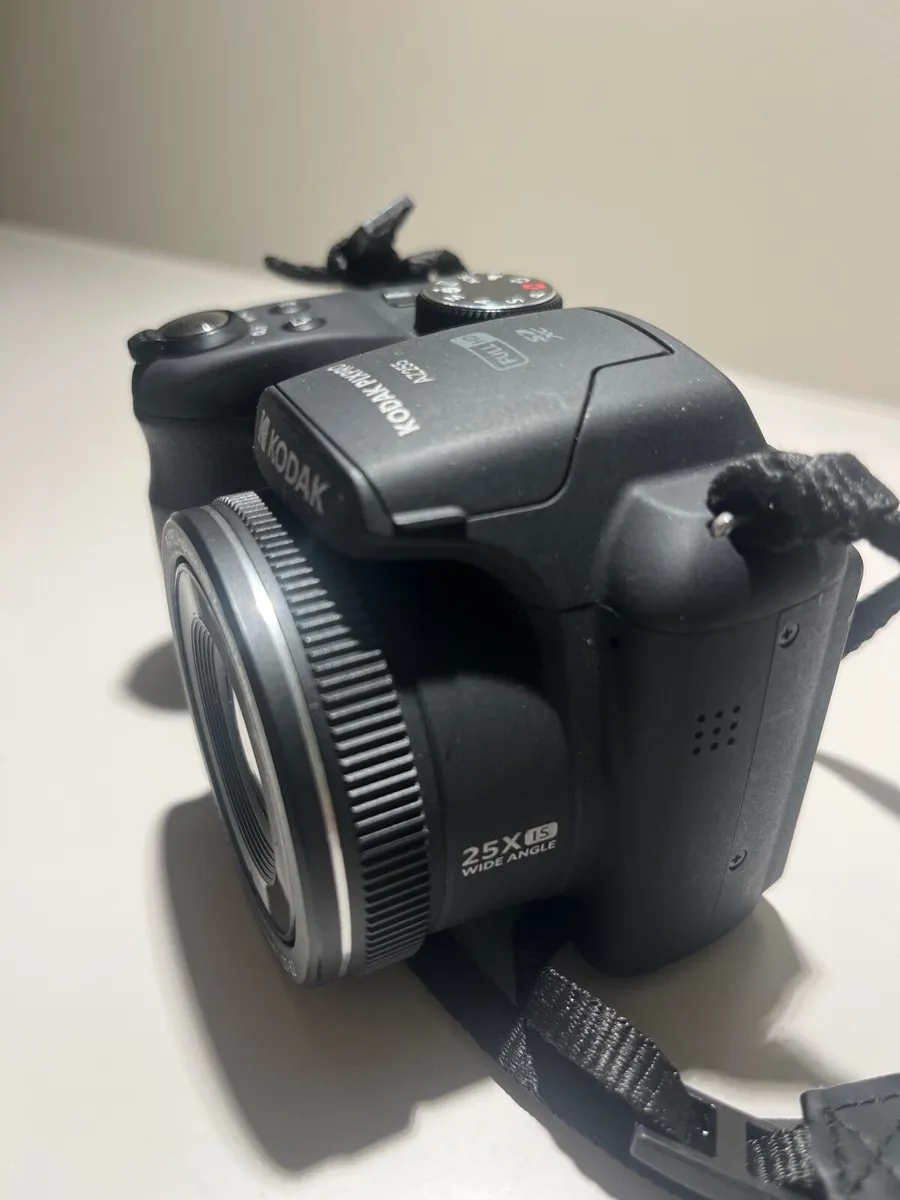 Kodak pixpro AZ255 - Image 2