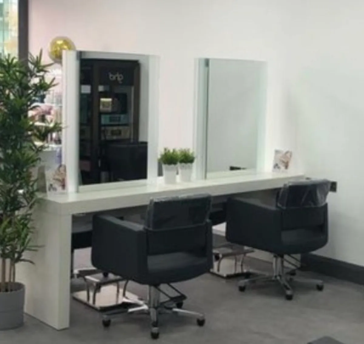 Hairdressing Chairs - Image 2