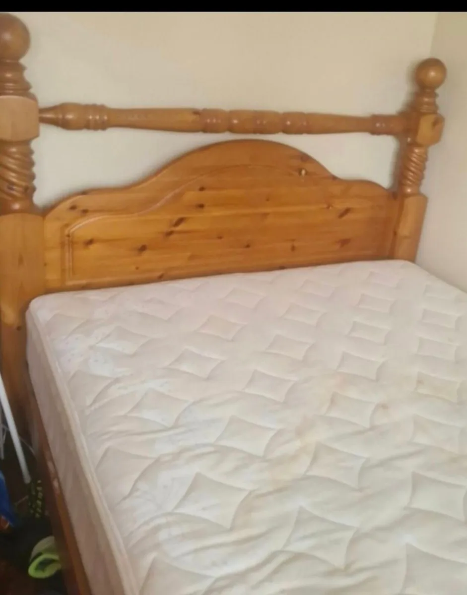 King size bed - Image 4