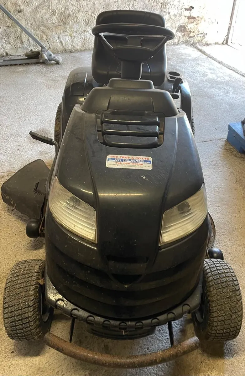 Ride on lawnmower - Image 1