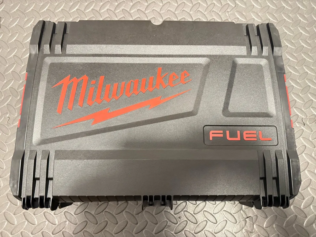 Milwaukee Combi Drill & Impact Driver - Image 3