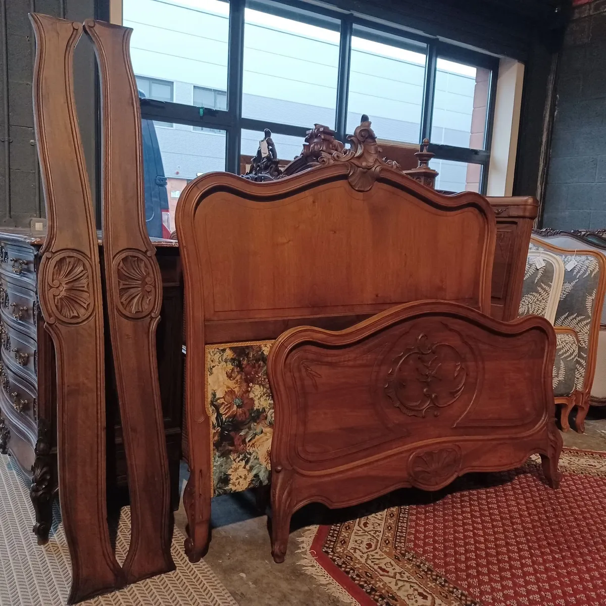 Louis XV bed Fleurs peintes au pinceau - Image 3