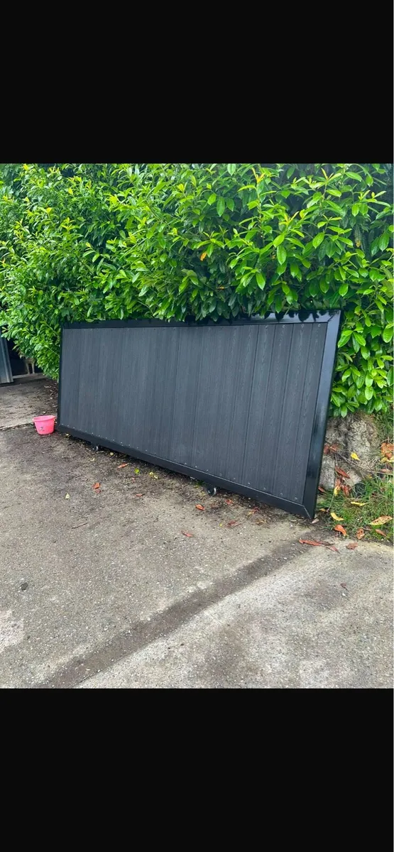Composite Sliding Gate - Image 1