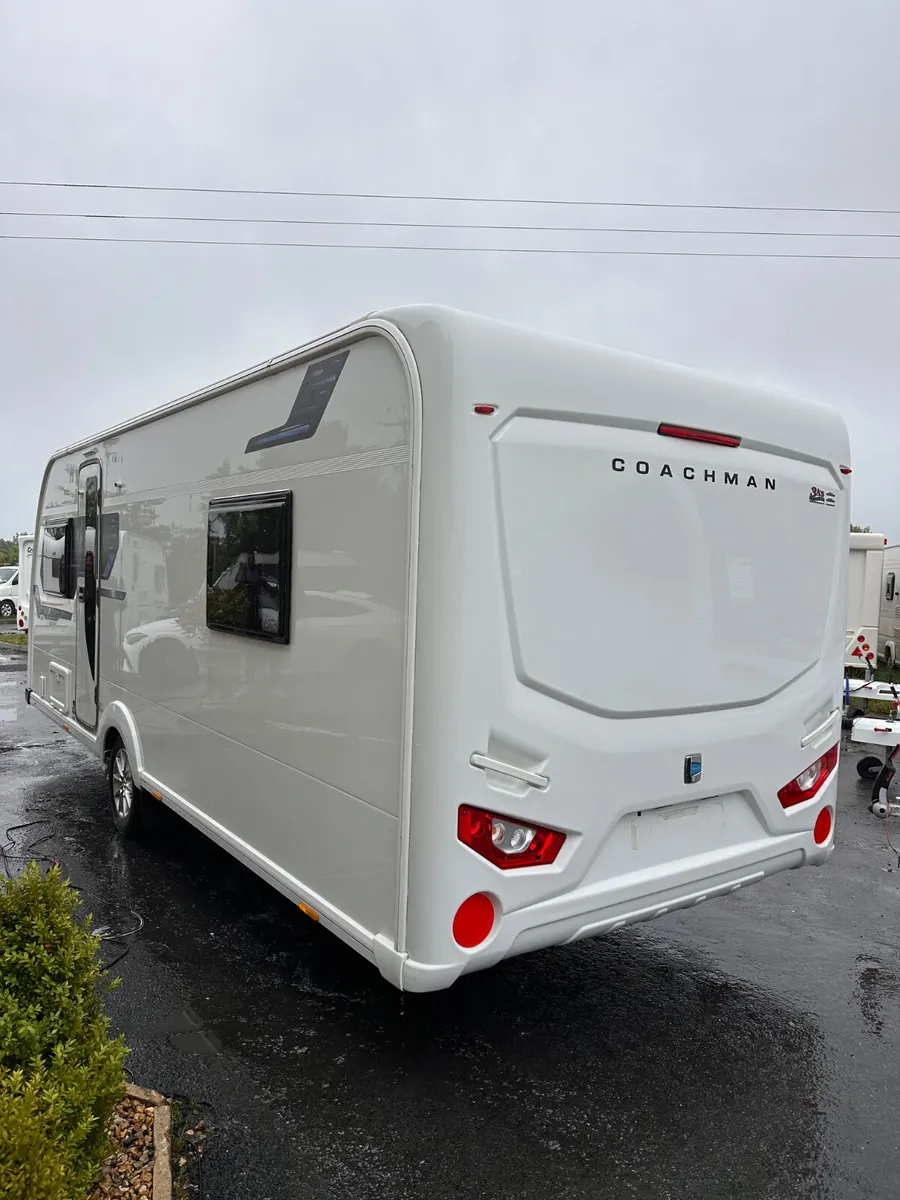 ✨STUNNING 2020 COACHMAN 545 VIP 4 BERTH✨ - Image 2