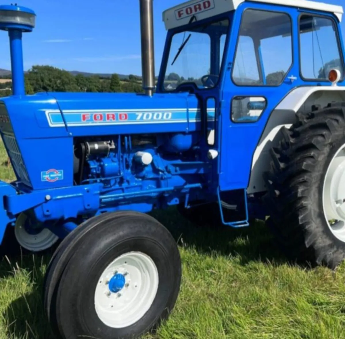 Tractor  FORD 7000 - Image 1