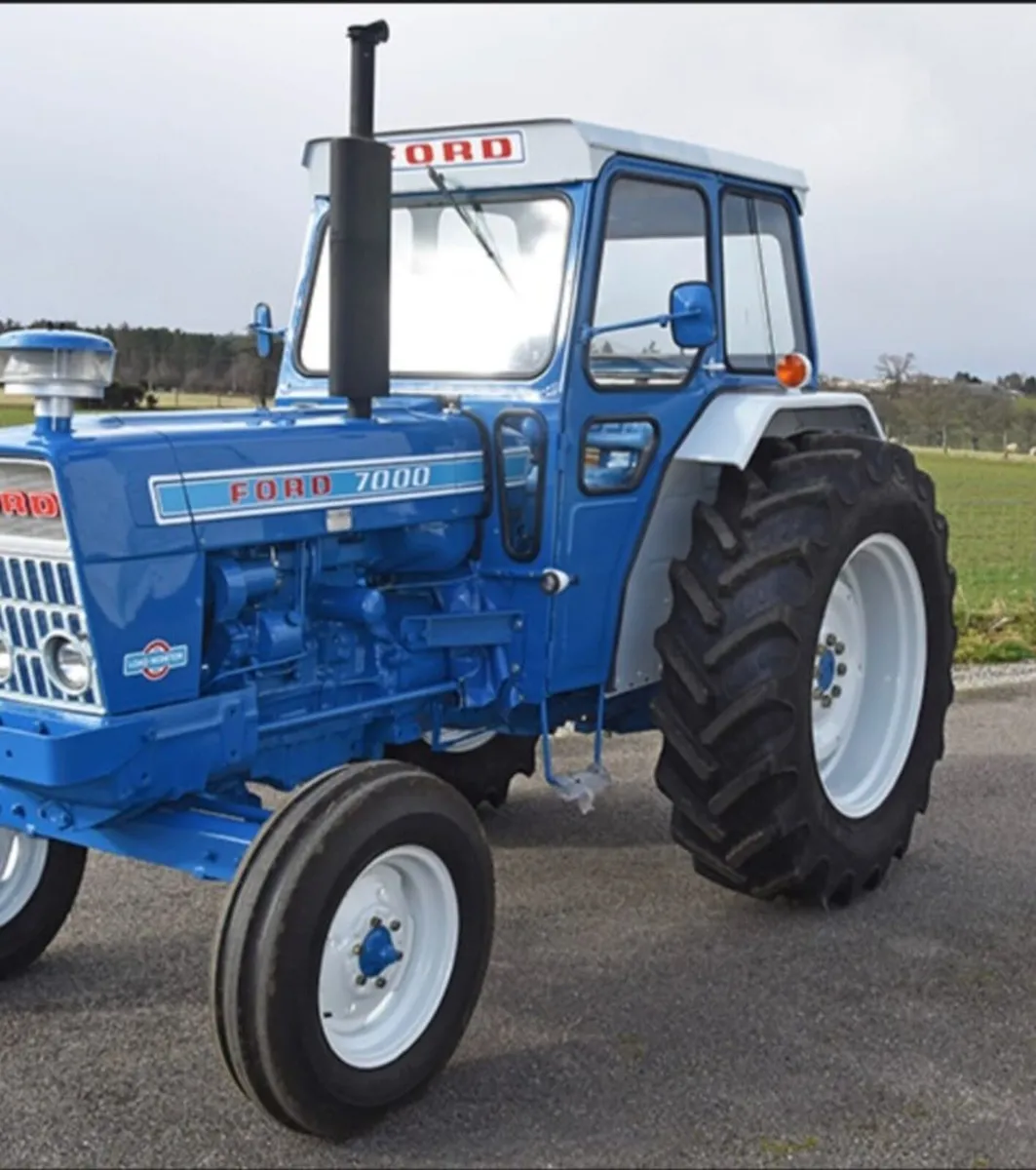 Tractor  FORD 7000 - Image 3