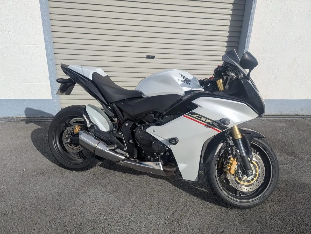 Honda CBR 600F 2014 - Image 1