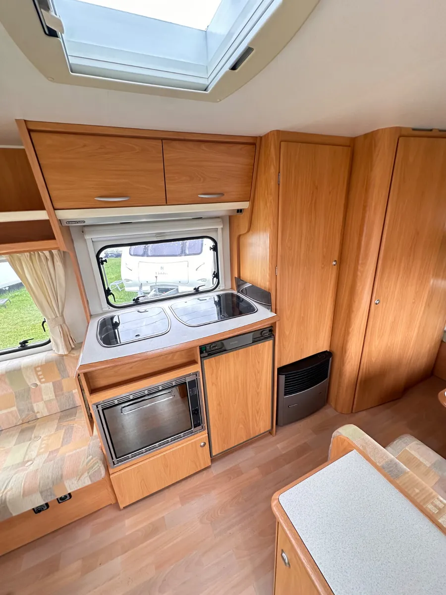 ✨STUNNING LUNAR CHATEAU 5-6 BERTH✨ - Image 4