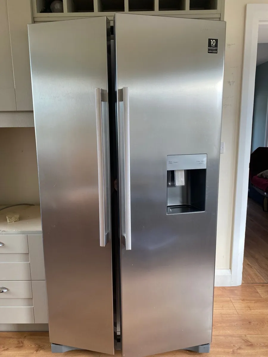 Samsung American Style Fridge Freezer - Image 1