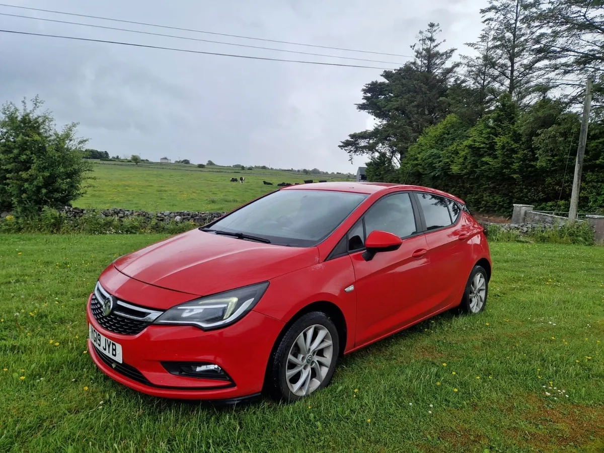 2019 vauxhall Astra V5 lost no damage - Image 2