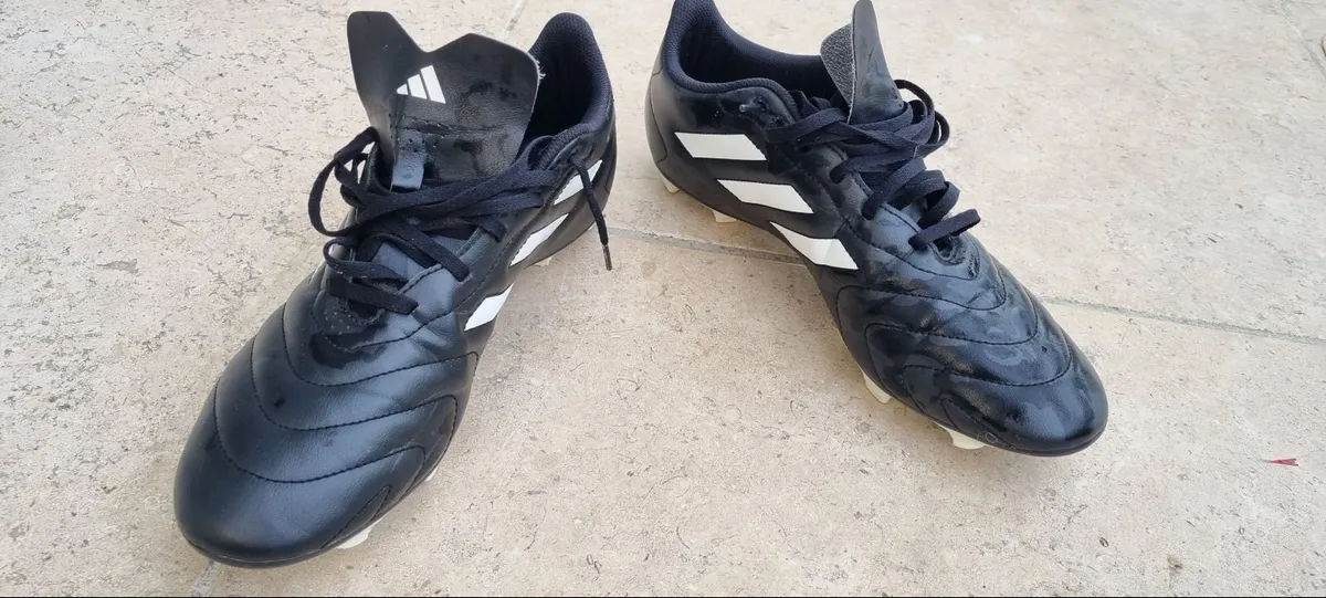 Football boots - Image 2