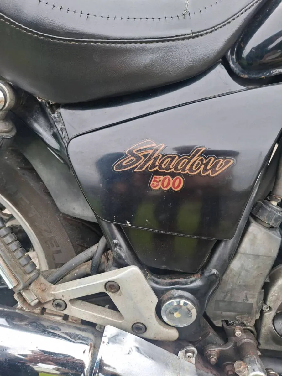 1985 honda shadow vt500c - Image 2