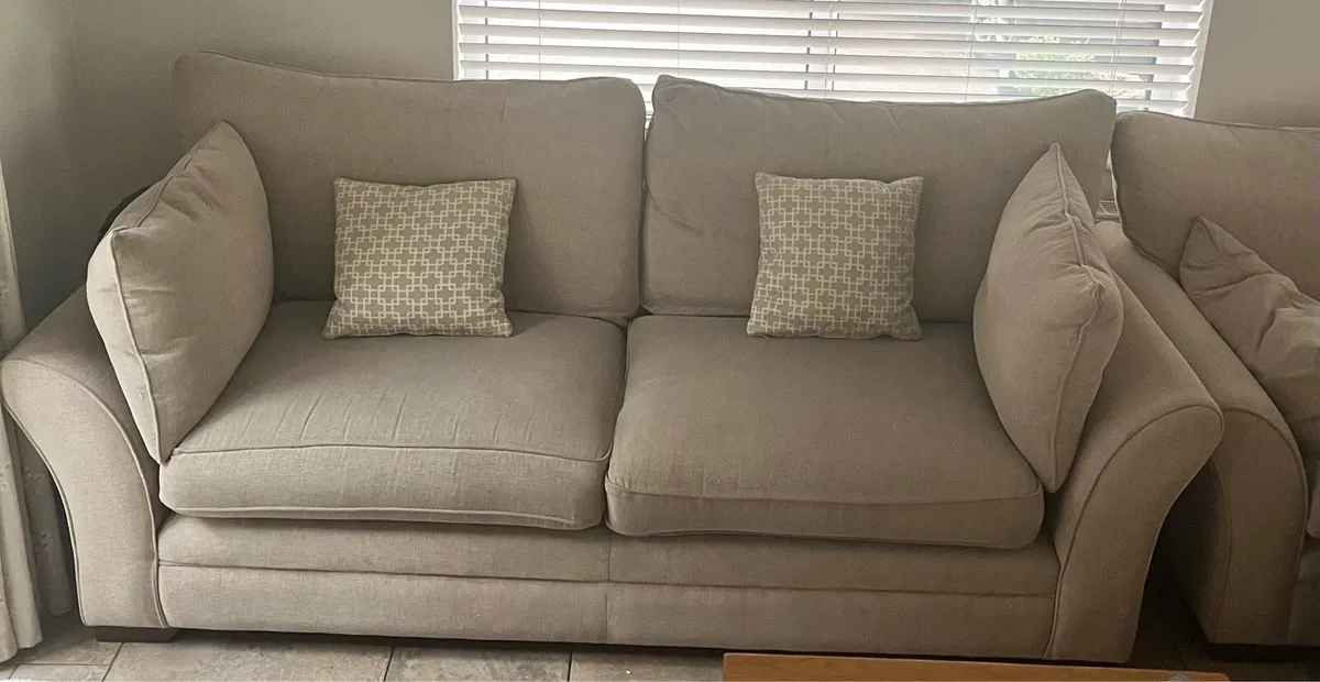 Couch - Image 2