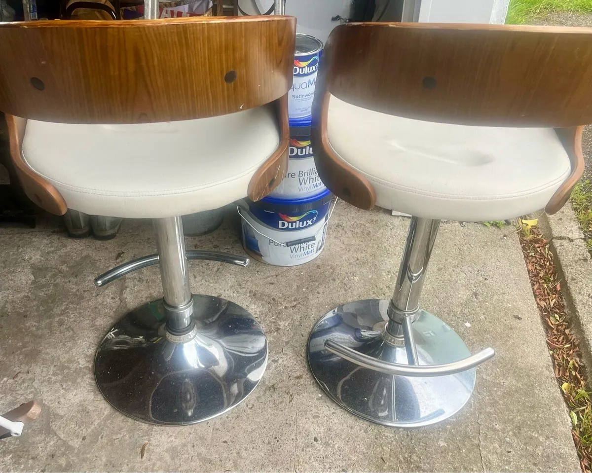2 wooden and cream kitchen stools - Image 2