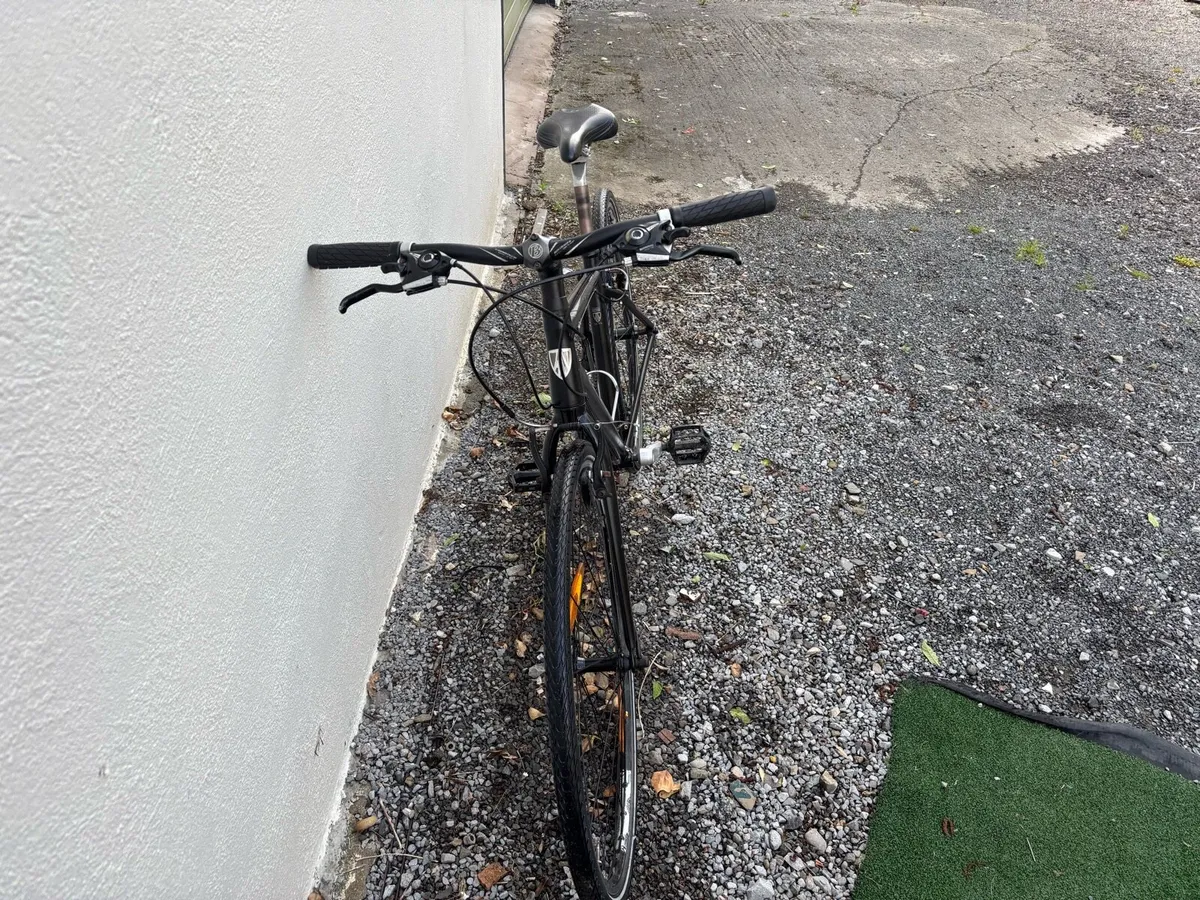 Hybrid bike - Image 3