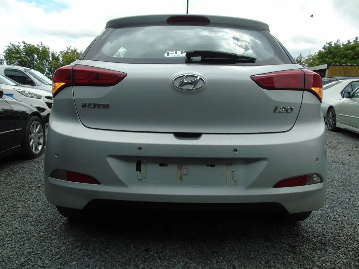 hyundai i20's breaking petrol & diesel - Image 4