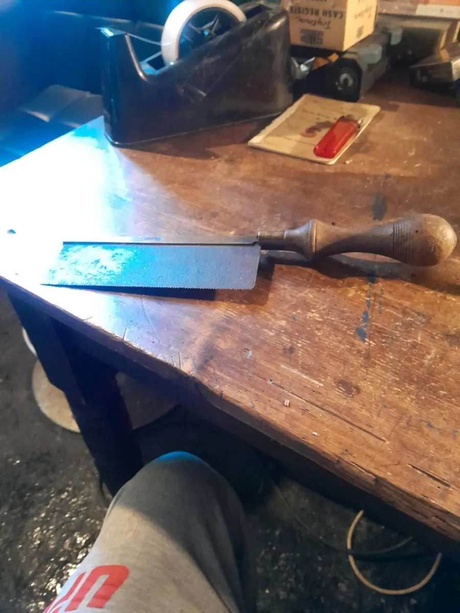 Vintage  a v  i a hand saw - Image 1
