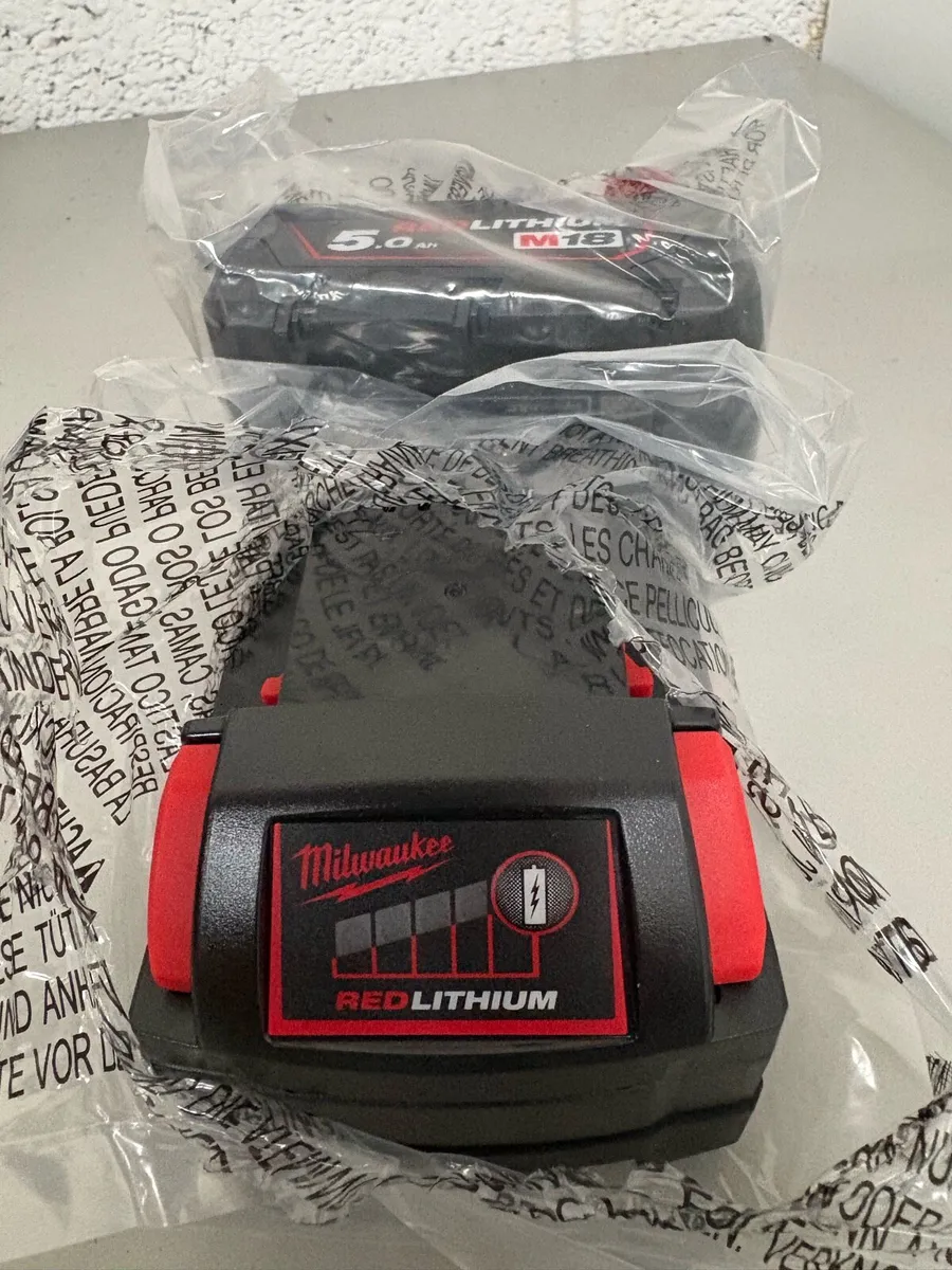 Milwaukee 5ah x2 new - Image 2