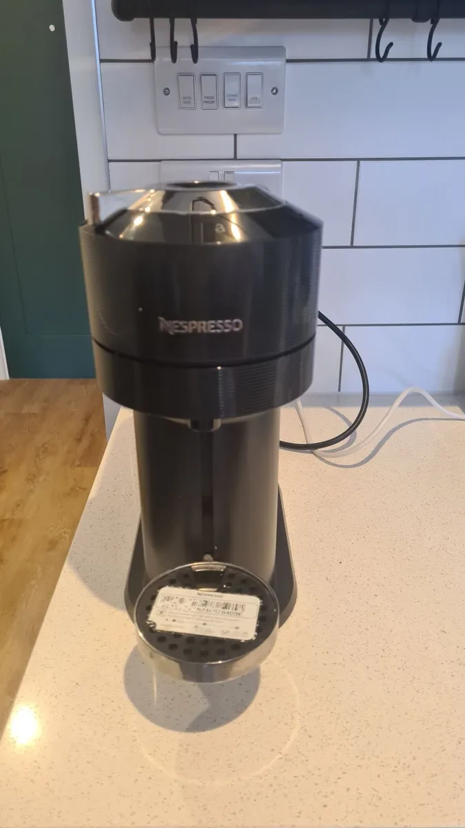 Vertuo nespresso coffee machine - Image 1