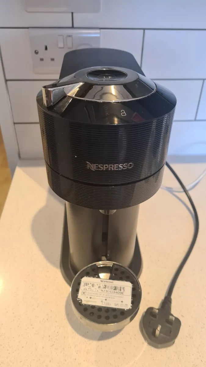 Vertuo nespresso coffee machine - Image 3