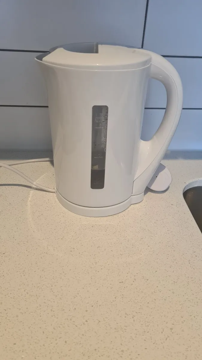 Kettle white from Currys
