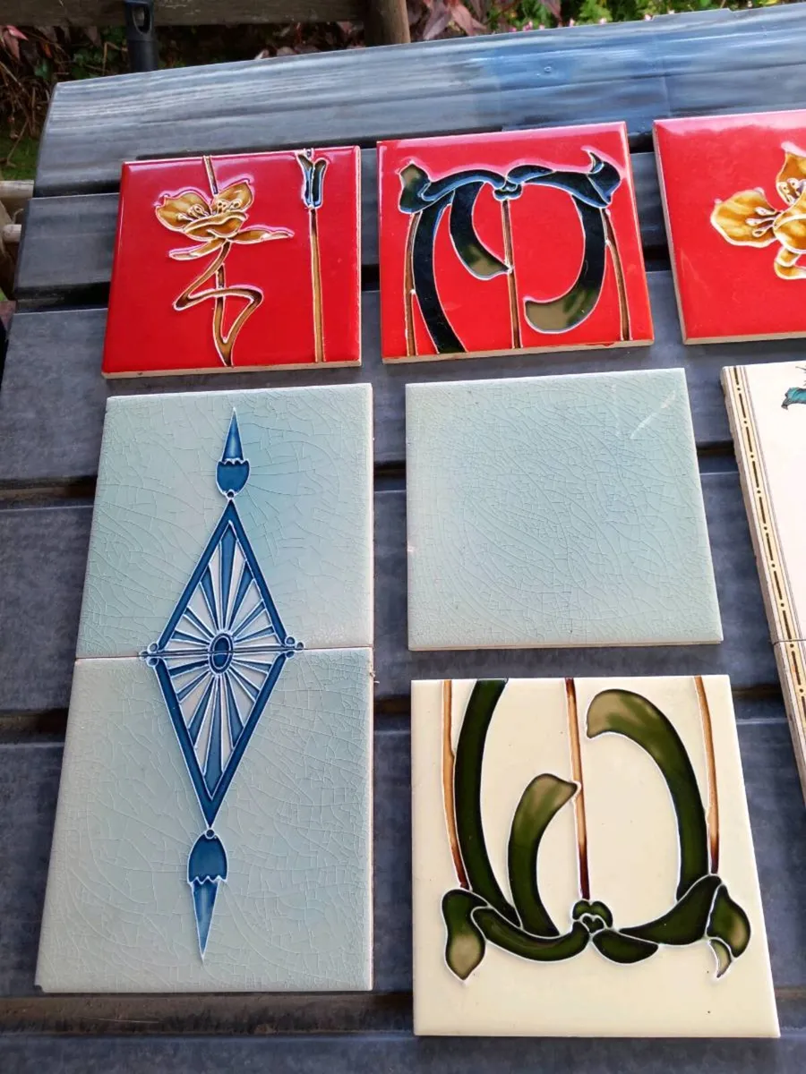 19 Art Nouveau tiles, beautiful, D18 - Image 2