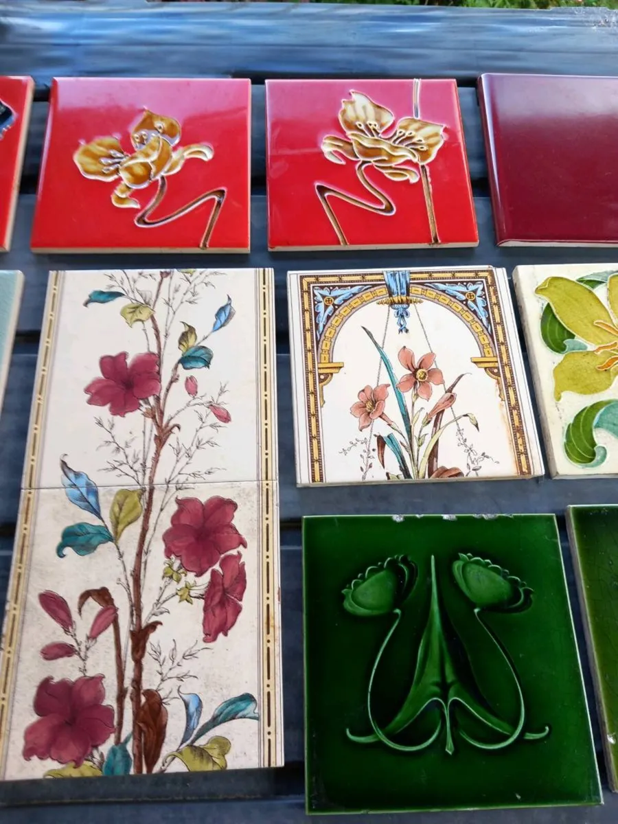 19 Art Nouveau tiles, beautiful, D18 - Image 3