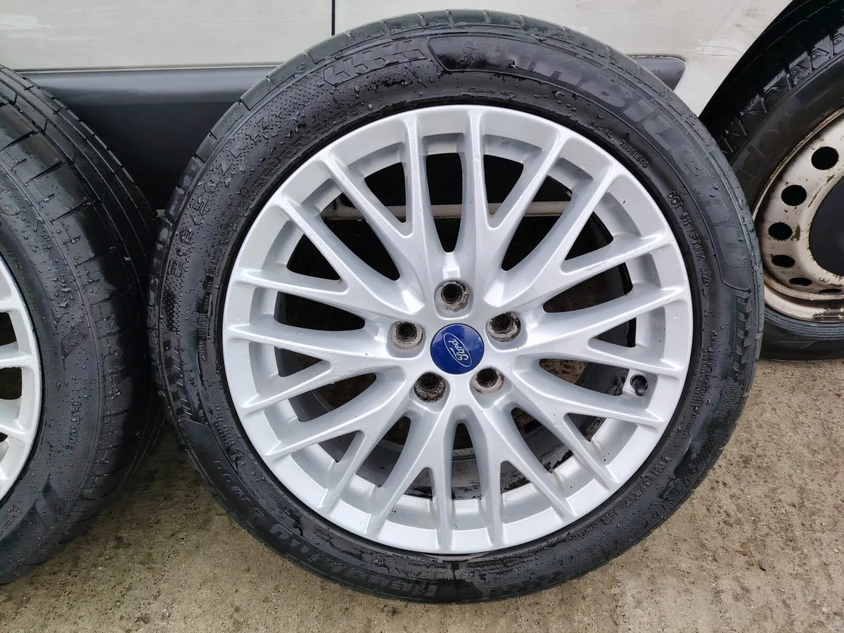 17" Ford alloy wheels with very good tyres - Image 2