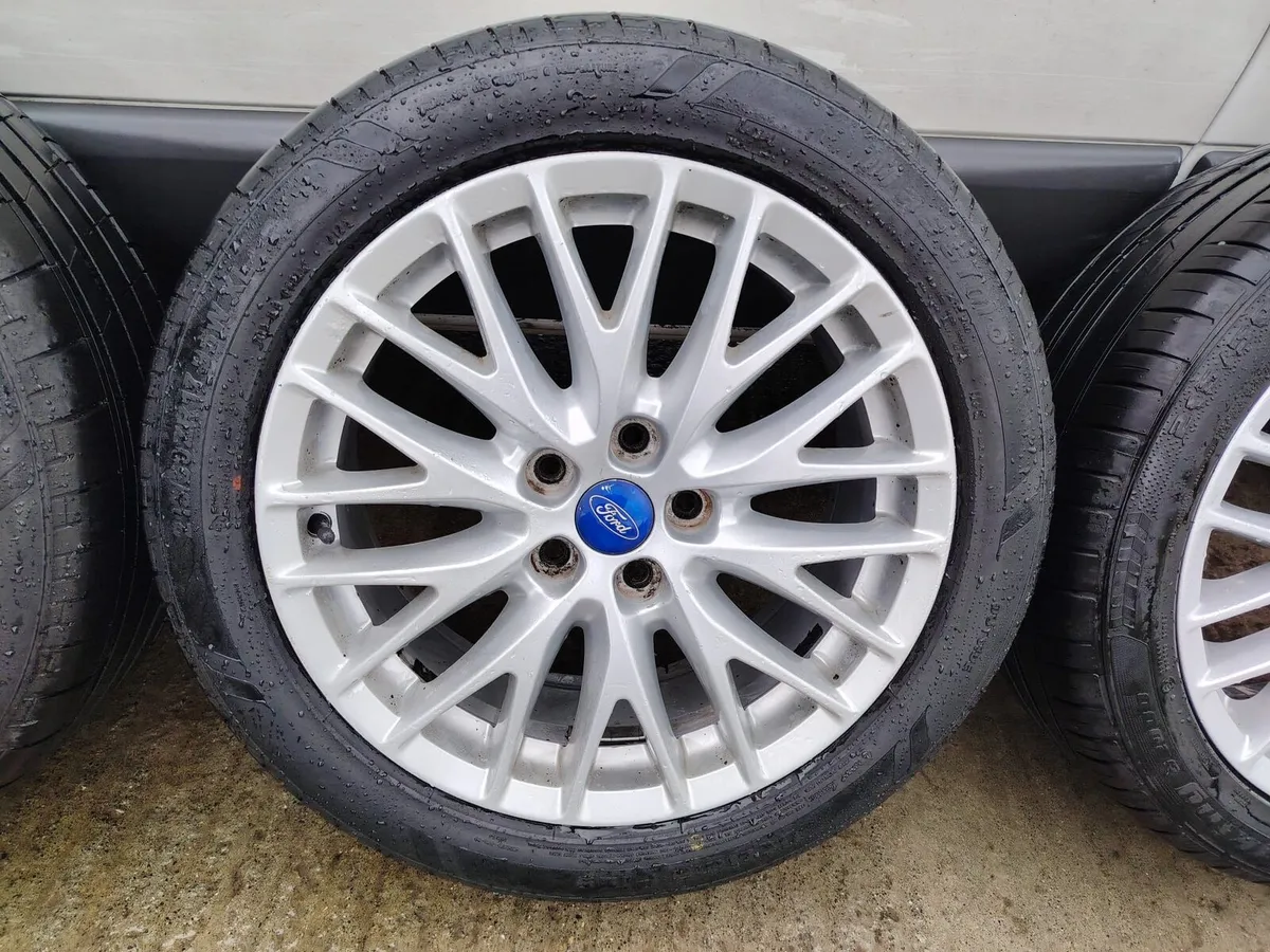 17" Ford alloy wheels with very good tyres - Image 4