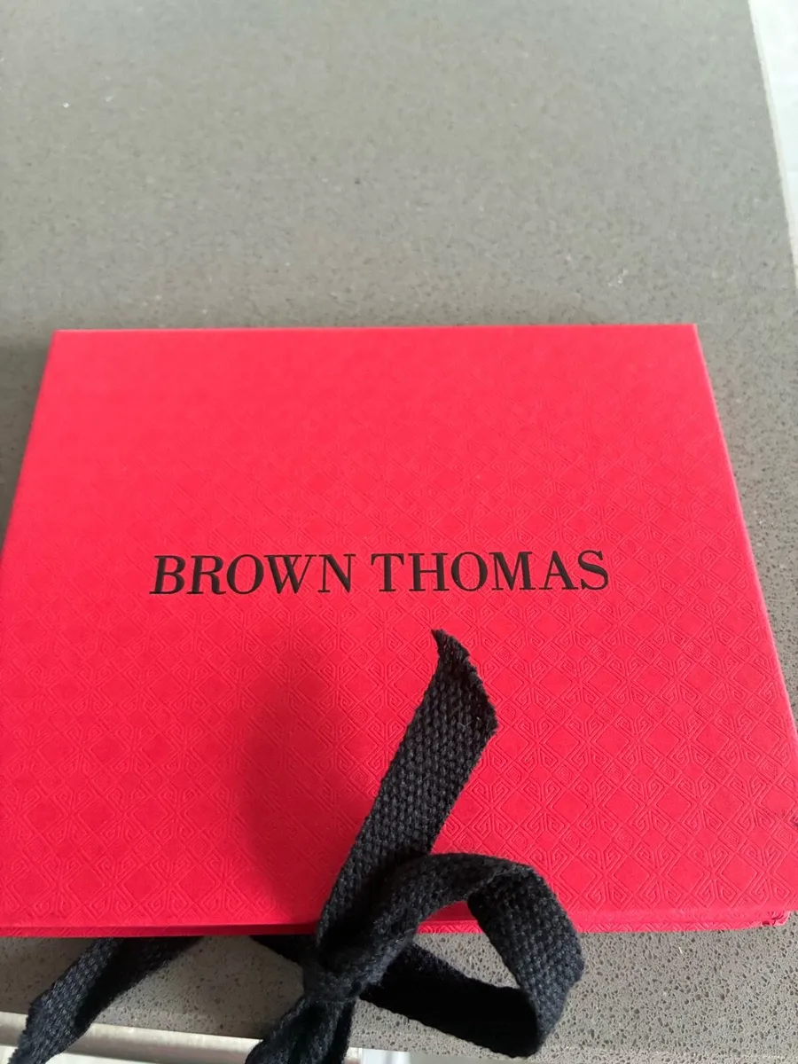 VOUCHER BROWN THOMAS - Image 3
