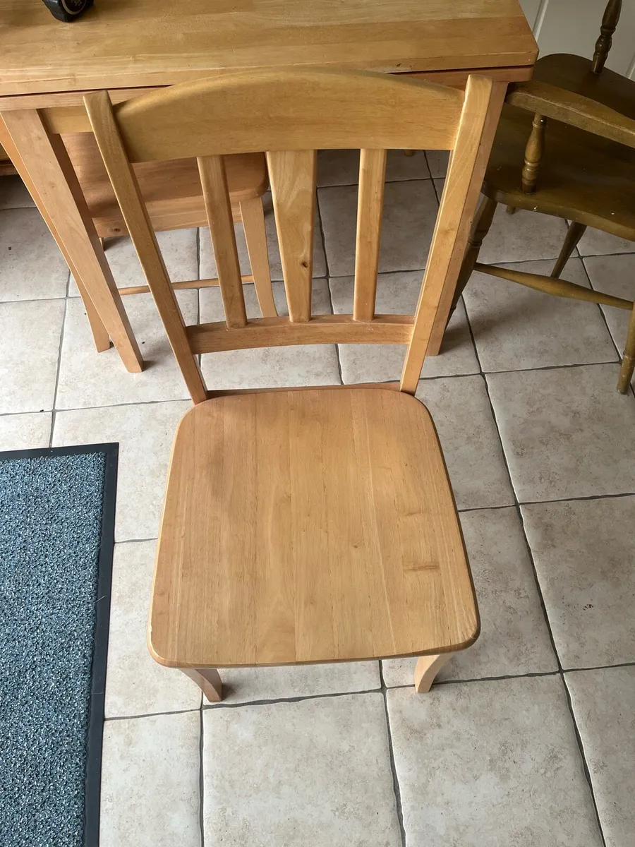 4 X wooden chairs - Image 1