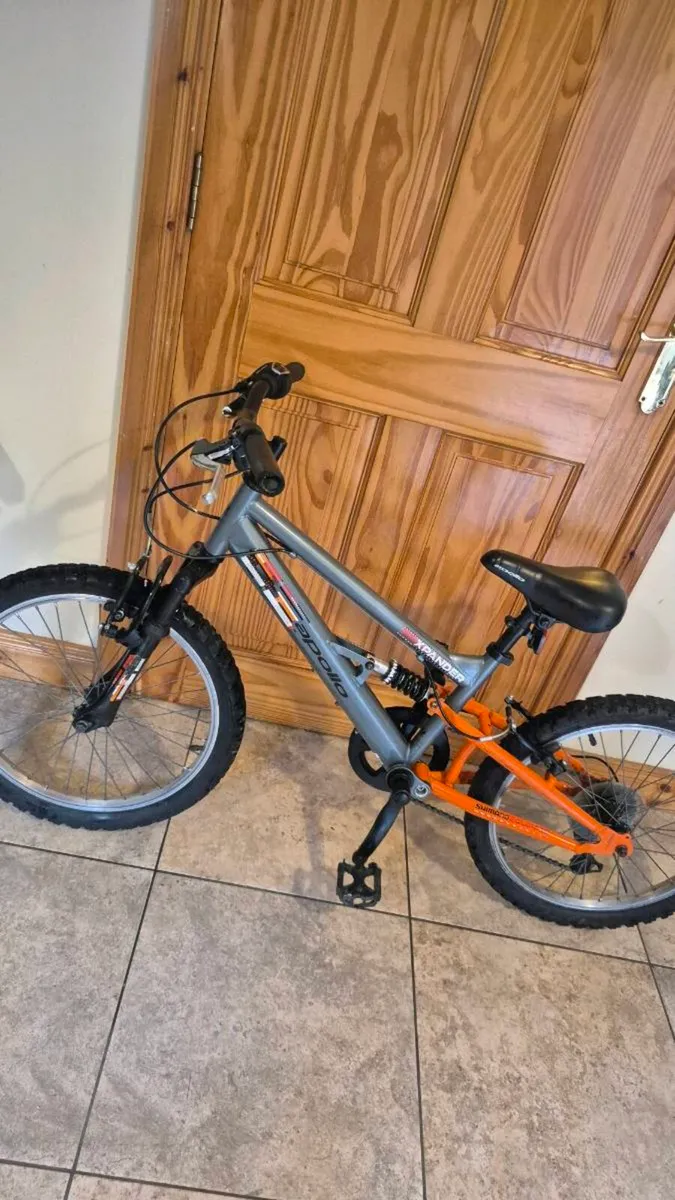 Apollo Kids bike 20 inch wheels