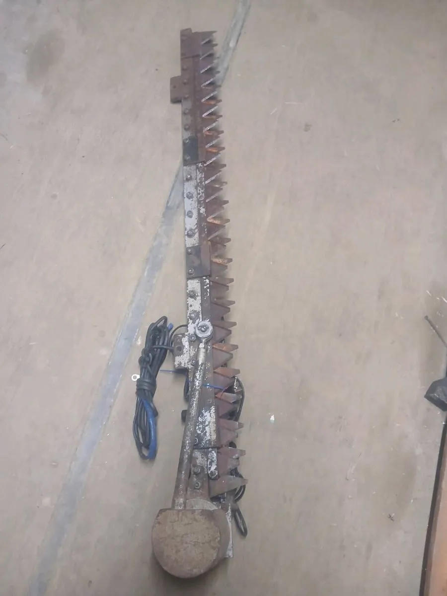 Bale Lifter Rape Side Knife - Image 1