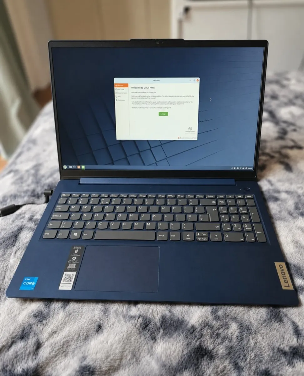 Lenovo IdeaPad Slim 3 - Image 1