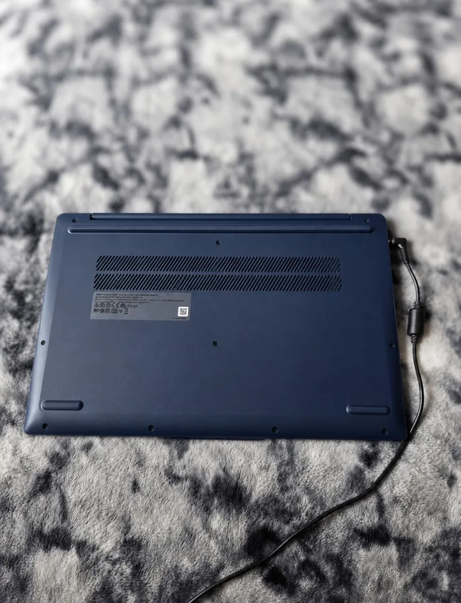 Lenovo IdeaPad Slim 3 - Image 4