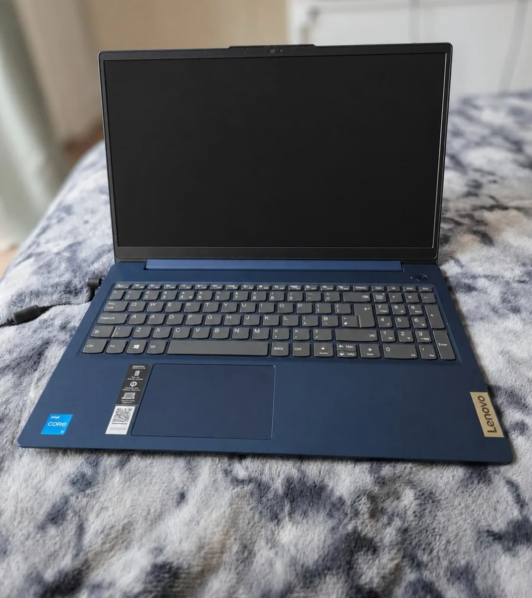 Lenovo IdeaPad Slim 3 - Image 3