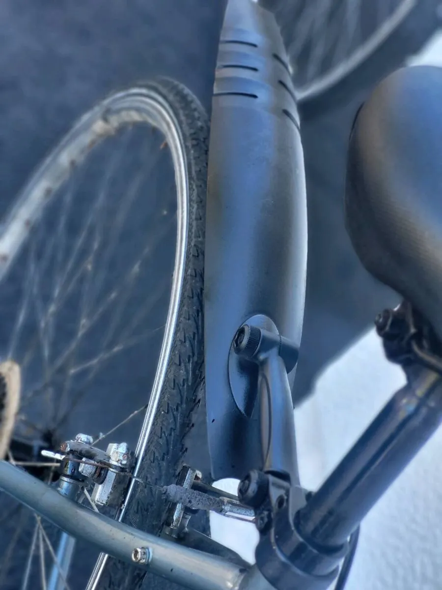 GUYS USED BIKE - Image 4