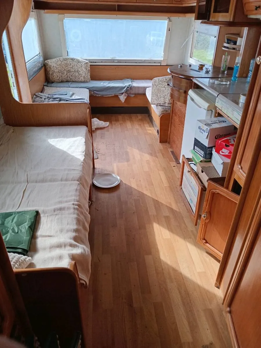 Carvan - Image 2